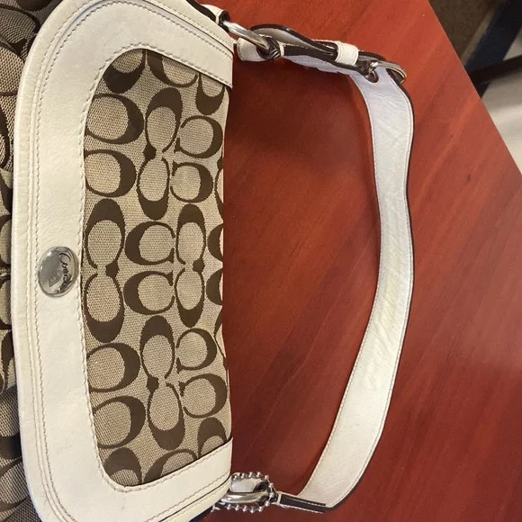 Coach Signature Canvas Hobo F13739 - Picture 3 of 8